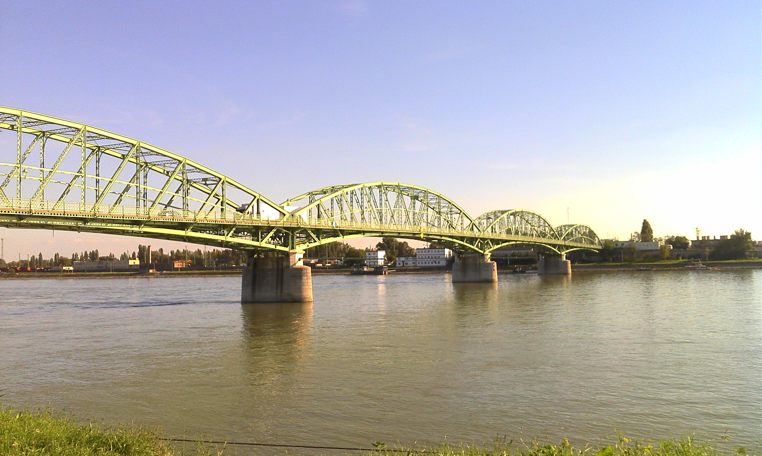 Dunaj most1
